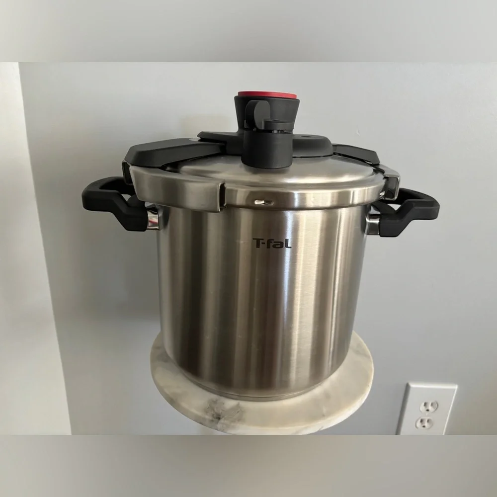 T-fal Clipso Stainless Steel Pressure Cooker 8 Quart